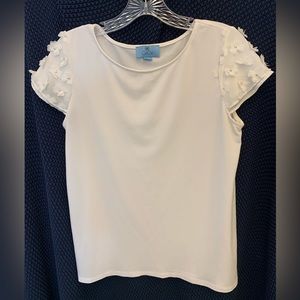 Cece short sleeve blouse, flutter sleeves embellished with flowers